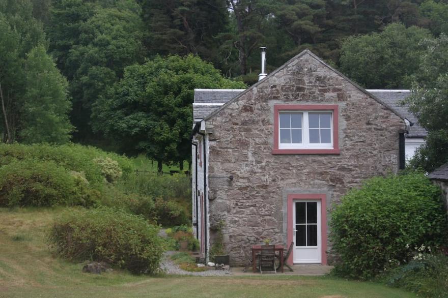 Vorlich Cottage - Peaceful Relaxing Cottage For 4 Beside Stunning Loch Lomond