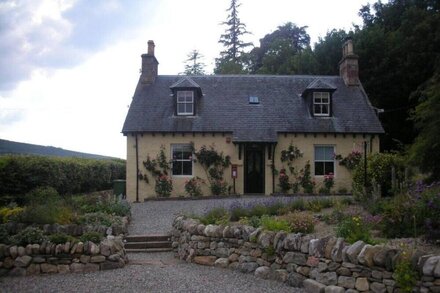 Former Lodge House to Swordale Castle