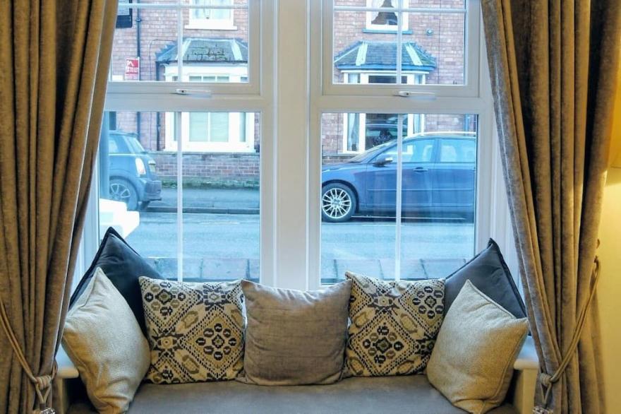 Luxury and comfort located 200 yards from Historic Cathedral Quarter of Lincoln