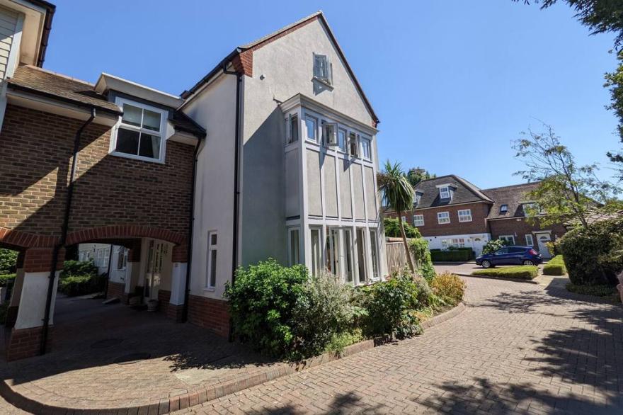 Pears Grove - Southbourne - A Family House That Sleeps 6 Guests In 3 Bedrooms