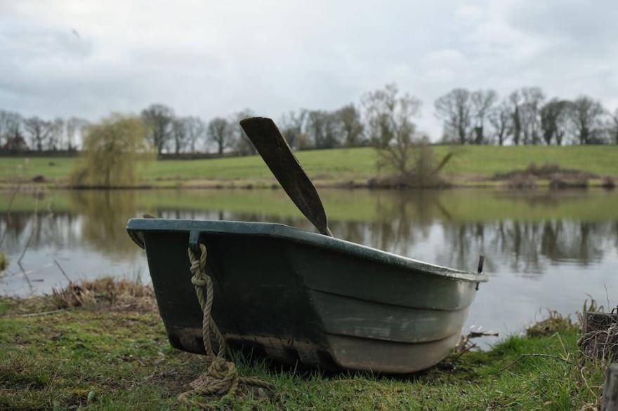 Hidden lakeside gem in the Forest of Dean