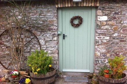 Cosy Barn In lovely quiet location In The Brecon Beacons