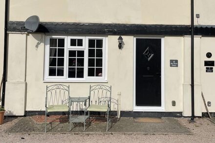 A terraced mews cottage close to the banks of the River Wye with beautiful views