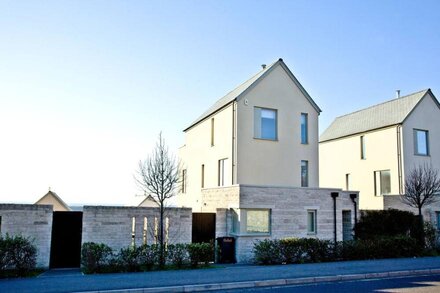 Stunning Dorset House With Sea Views