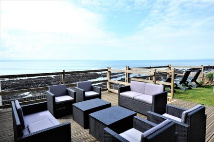 Out Of The Blue Is Situated In A Breathtaking Location Overlooking Croyde Beach.