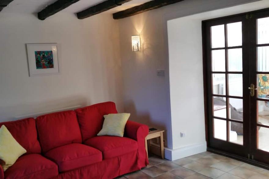 2 bedroom period cottage in charming seaside village