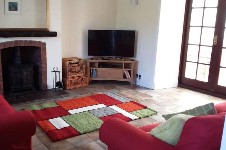 2 bedroom period cottage in charming seaside village
