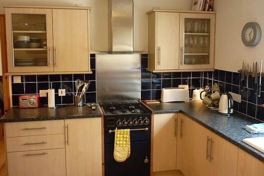 Two Storey House With Fabulous Mountain Views