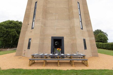 The Concrete Castle - 7 floors with a Lift, Cinema and an 80ft high Roof Garden