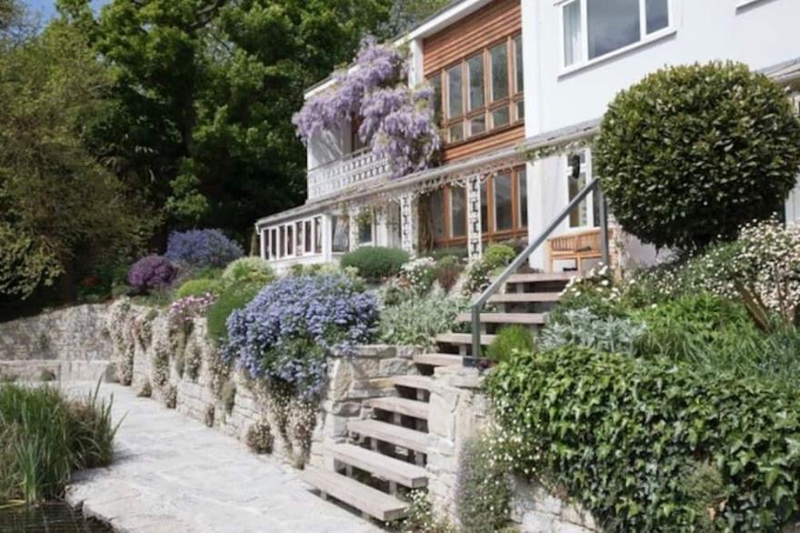 Relaxing, Secluded House In Glastonbury, Somerest. By Trees, Views And The Tor