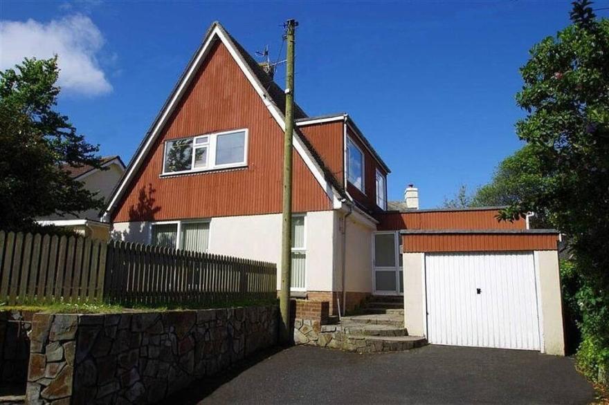 Modern House In The Heart Of Croyde, Walking Distance To Croyde Bay Beach