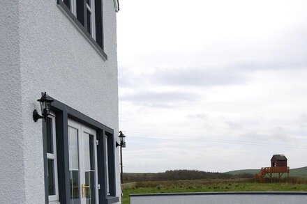 Luxury Cottage in a Scottish Coastal location with view over rolling countryside