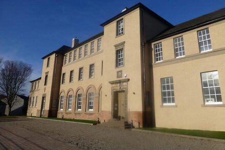 The Boot Room (Luxury apartment in the centre of St Andrews)