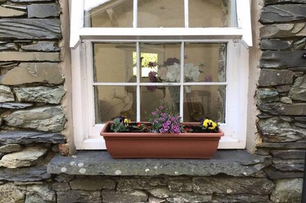 Detached Traditional Stone Cottage With Garden. Short Walk From Ambleside centre