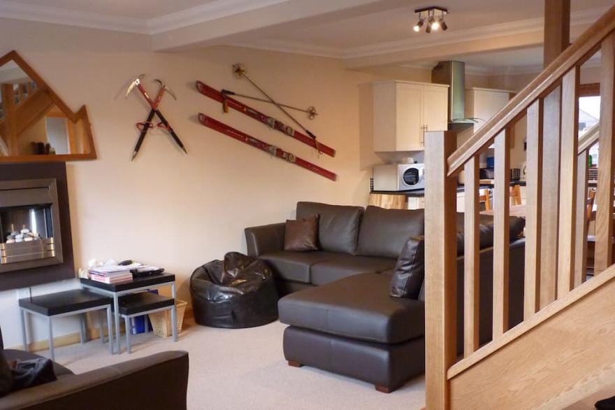 Cosy warm & welcoming modern cottage 1 mile from Aviemore centre -  pet friendly