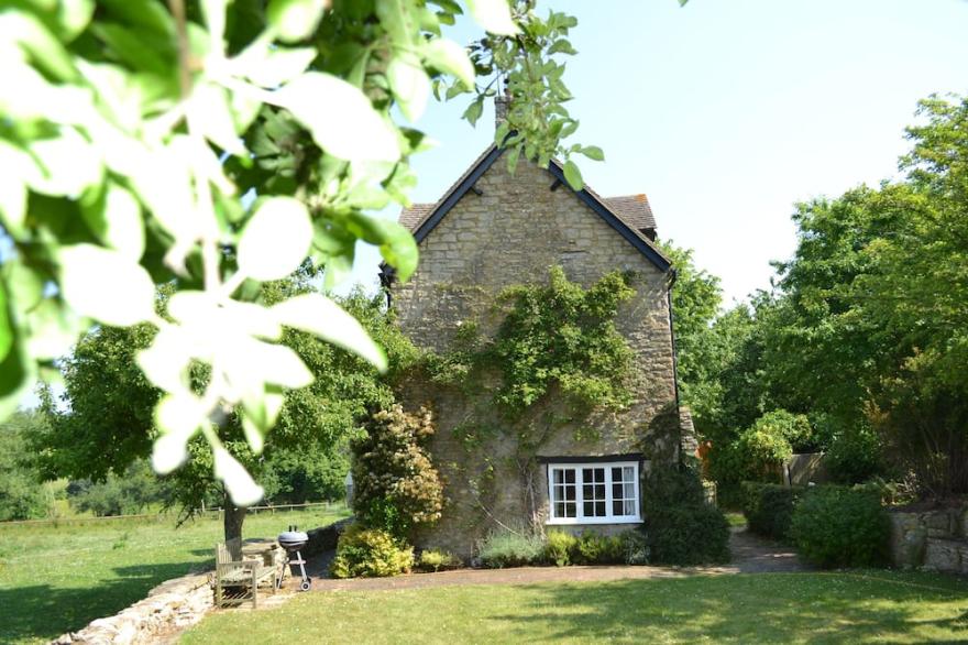 Secluded 18th Century Cotswold Cottage