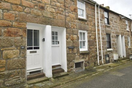 Trewartha, Cosy Cornish Cottage a few steps from St Ives beaches and harbour