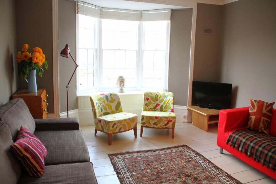 Beautiful Georgian Apartment Located In The Heart Of The Old Town