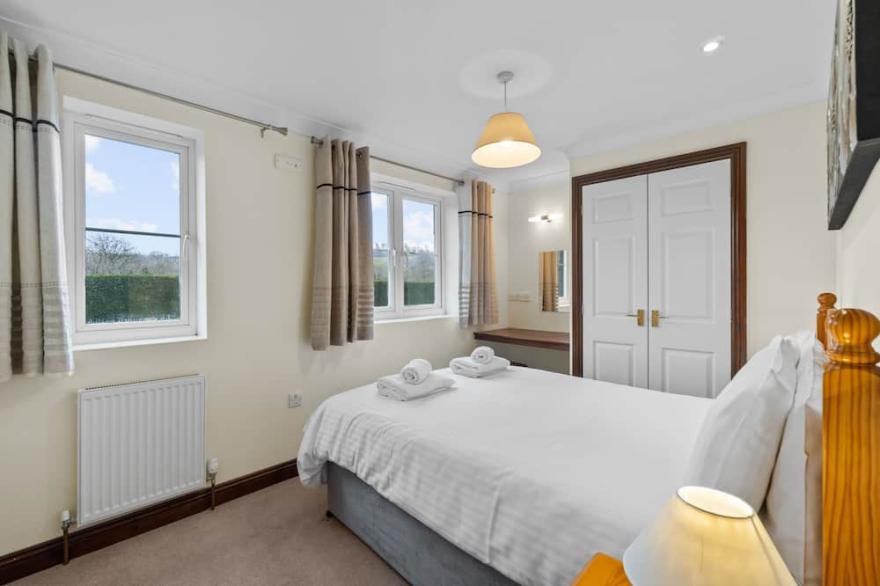 Conveniently located to explore all that Cornwall and Devon have to offer
