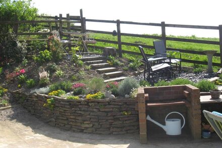 Near Bude contemporary refurbished Lodge private enclosed garden with sea views