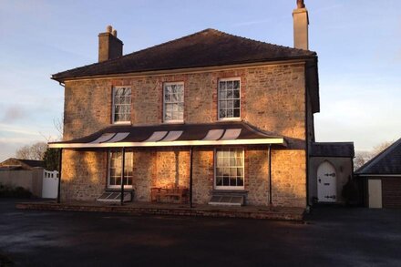 Detached Period Home-Former Rectory, Views Of Bristol Channel/Gower & Caldy