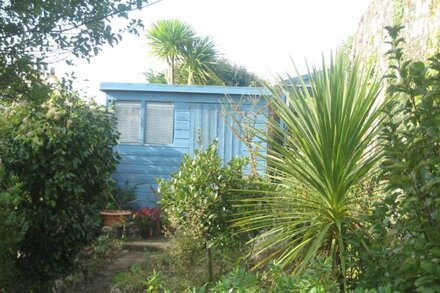 Comfortable seaside cottage with fantastic views