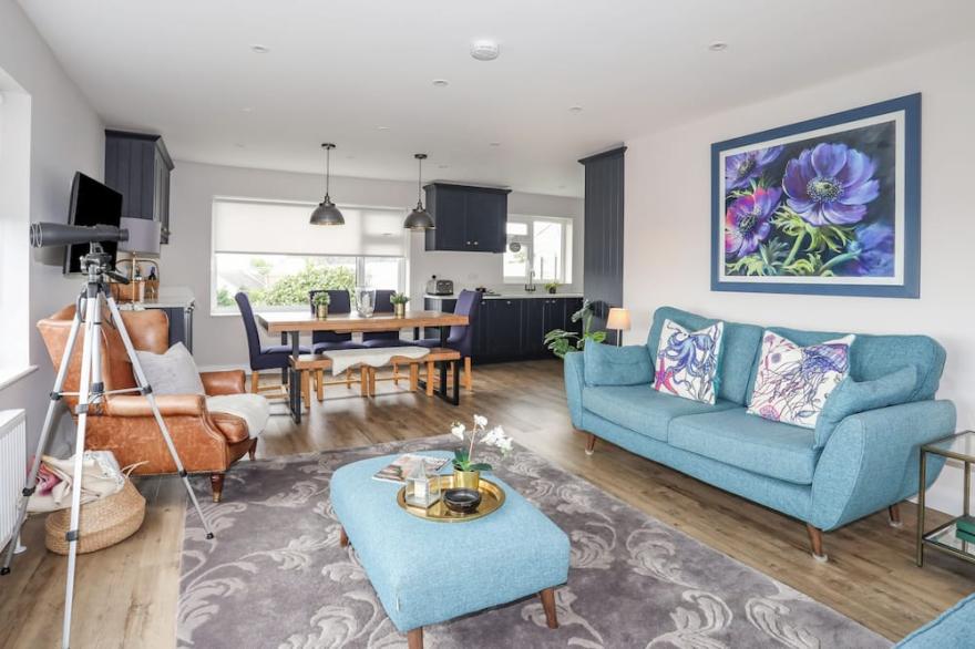 WATLANDS, pet friendly, character holiday cottage in Abersoch