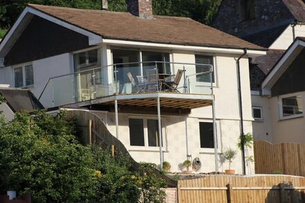 KITTIWAKE, family friendly, character holiday cottage in Noss Mayo