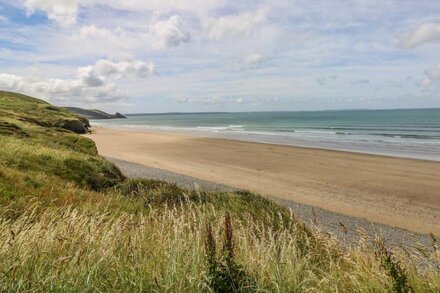 BAY VIEW FARMHOUSE, family friendly, with a garden in Solva