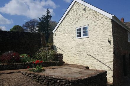 Cosy Cottage in beautiful countryside