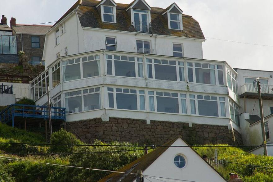 Wonderful Apartment Overlooking Sennen Cove, Exceptional Sea Views