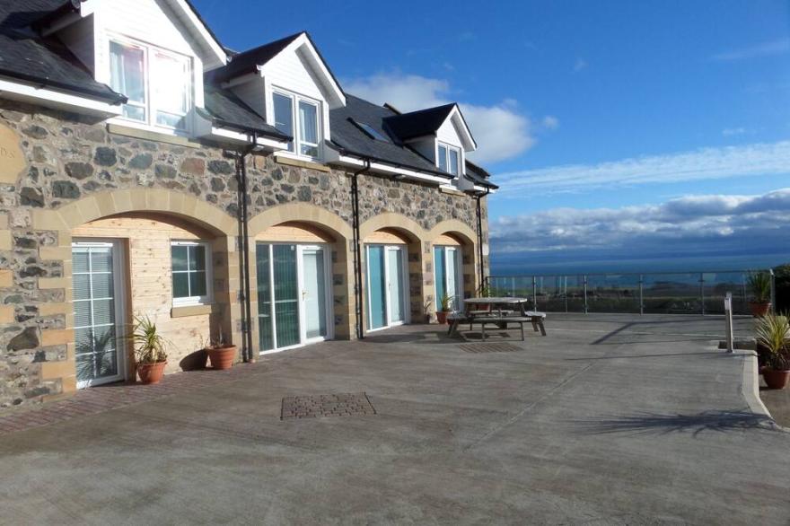 Country house with hot tub near St. Andrews