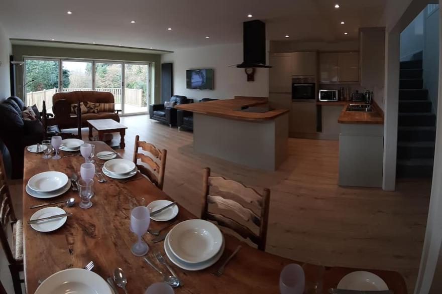 CoastalCountry Home. Open plan home with local beaches and pub