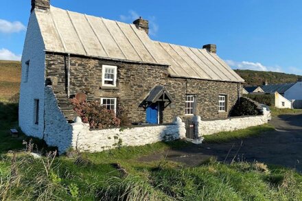 Cottage Close To Beach With Sea Views