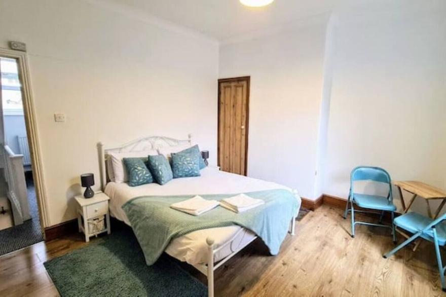 2 bedroom Victorian canal side terrace house.