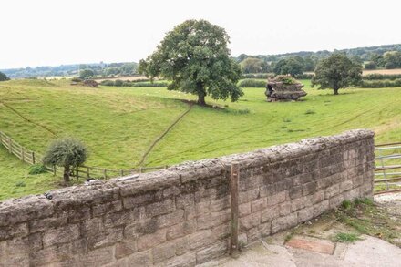 OAK VIEW COTTAGE, character holiday cottage in Spofforth