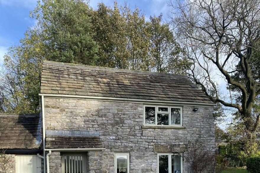 Brosterfield Cottage - sleeps 2 guests  in 1 bedroom