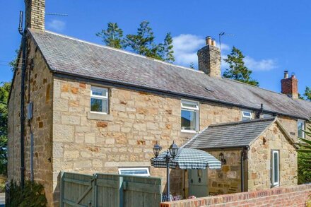 3 bedroom accommodation in Longframlington, near Rothbury