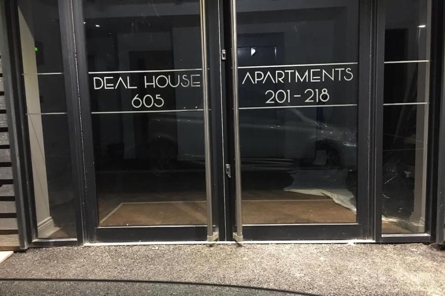 Apartment At Hotl Aparts At Deal House