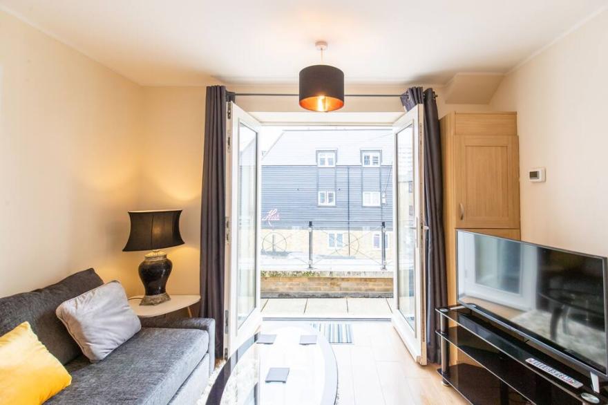 1-bedroom apartment with Balcony, Hoddesdon