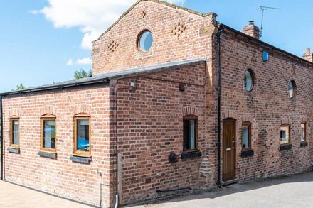 Stunning 4 Bedroom, Grade 2 Listed Barn Conversion