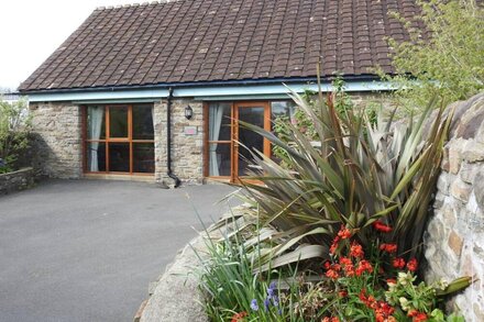 Tyn Cellar Cottage - 2 bedroom self catering