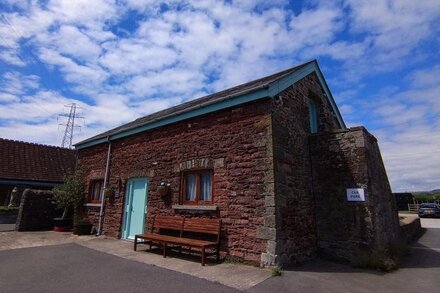 The Dairy - Tyn Cellar Barns