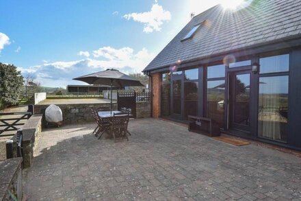 Tithe Barn a Stunning family home with views