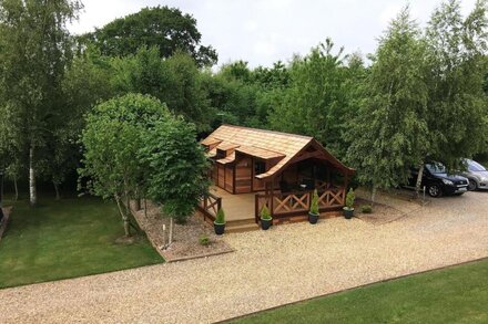 Luxury Cedar Lodge Nr Bath & Bristol