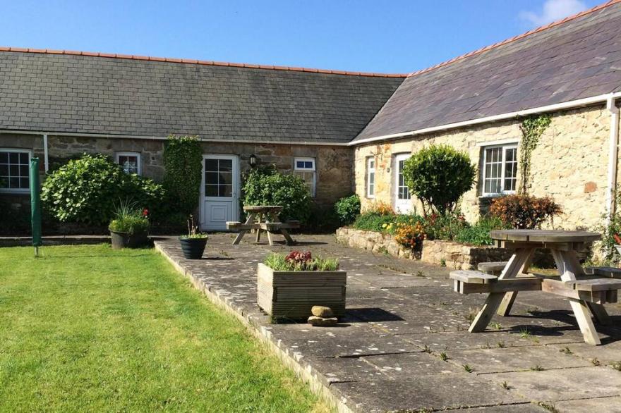 2 Glantraeth Farm Cottage