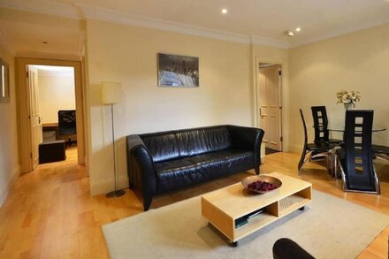 Luxury Central London Apartment - Very Central - Sleeps 4