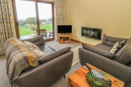 NICKY NOOK LODGE, family friendly, with a garden in Scorton