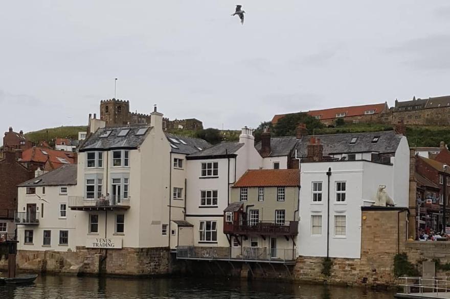 Swingbridge View - Beautiful 2 Bedroom Apartment In The Heart Of Whitby