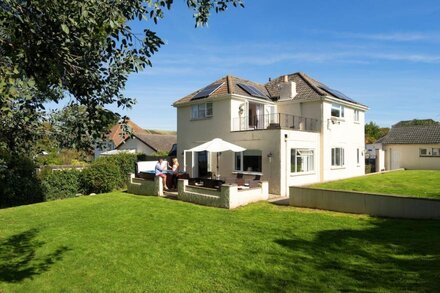 Stunning Spacious Holiday Home With Hot Tub and Large Private Garden